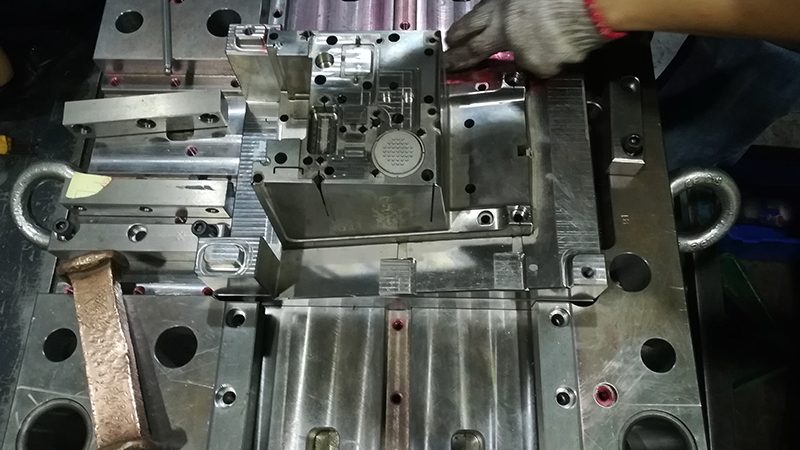 在判断东莞精密模具厂是否靠谱时，以下信任锚点可供参考：