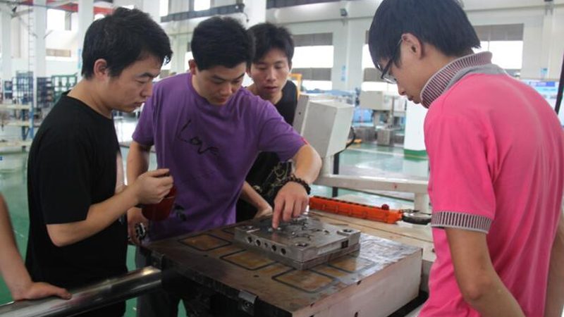 模具钢与合金工具钢：本质区别与选择要点